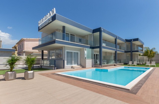Apartment "Residence Meridian Unità 4" Near the Beach with Mountain View, Pool, A/C, Wi-Fi & Balcony