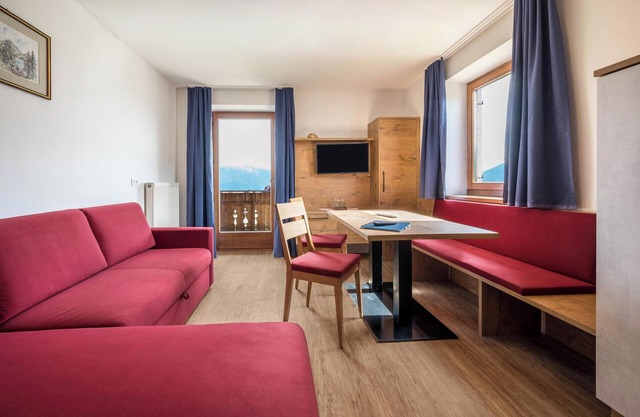 Apartment "Residence Condor Rosengarten" with Mountain View, Sauna, Wi-Fi & Garden
