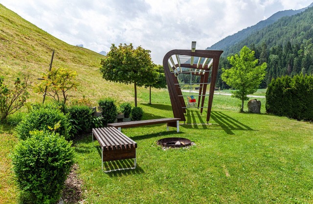 Apartment "Robi" with Mountain View, Garden & Wi-Fi
