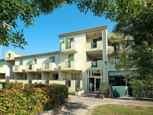 Apartment Robinia-Pinetine-4 by Interhome