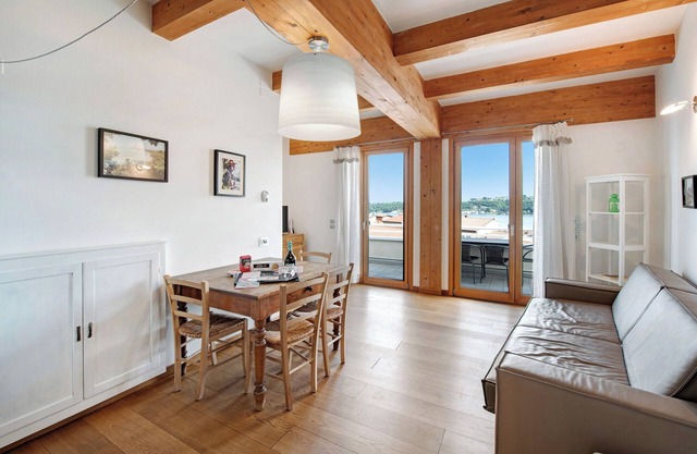Apartment 'Rocchetta Flat' with Lake View, Wi-Fi and Air Conditioning