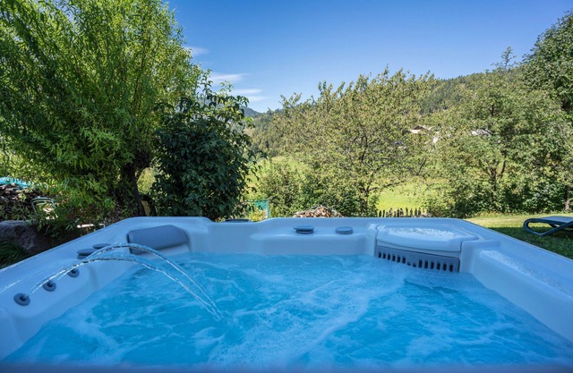 Apartment 'Roessl 103' with Mountain View, Shared Garden, Wellness Centre and Wi-Fi