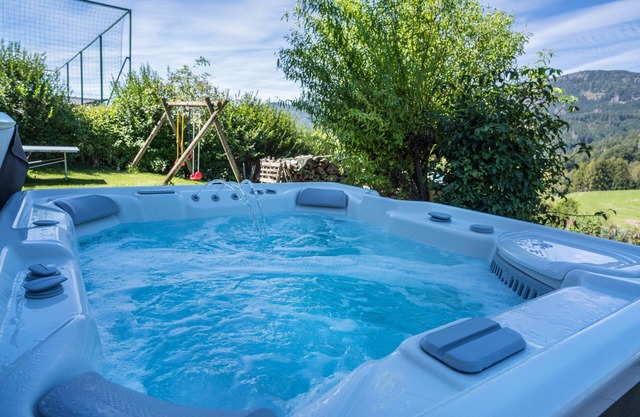 Apartment 'Roessl 105' with Mountain View, Wellness Centre and Wi-Fi
