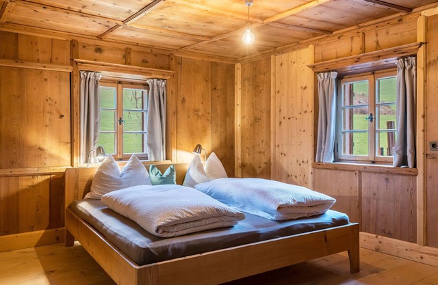 Apartment 'Ronacherhof Kamille' with Shared Garden, Balcony and Wi-Fi
