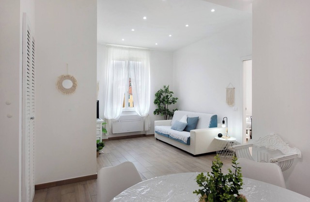Apartment 'Rosa Corallo Deluxe- Centro Storico' with Wi-Fi and Air Conditioning