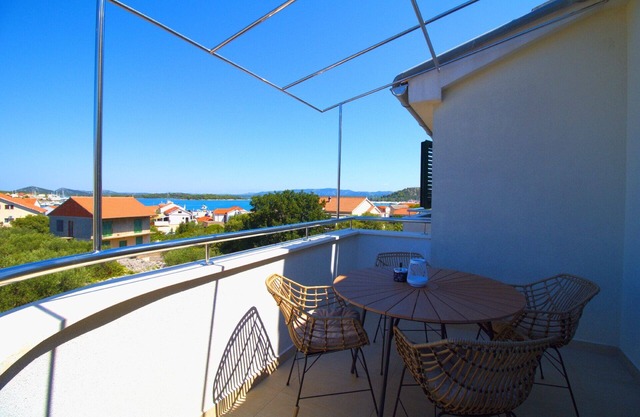 Apartment Rosana - New two-bedroom apartment with sea view