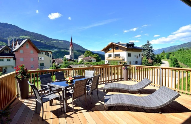 Apartment 'Rumlhof Radlsee Superior' with Mountain View, Shared Pool and Wi-Fi