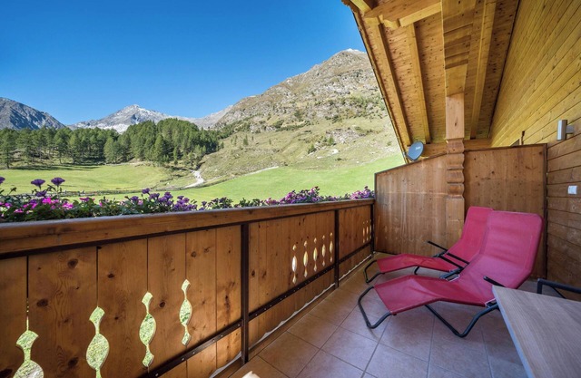 Apartment "Sonnenuntergang" with Panoramic Mountain View, Balconies & Sauna