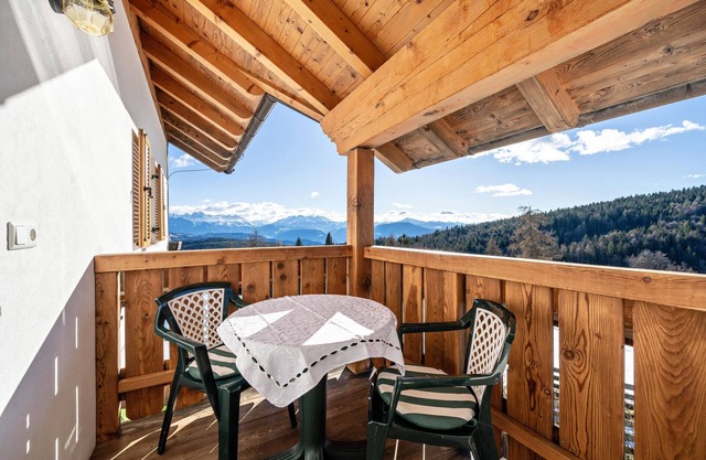 Apartment 'Stücklhof Wohnung Arnika' with Mountain View, Shared Garden and Wi-Fi
