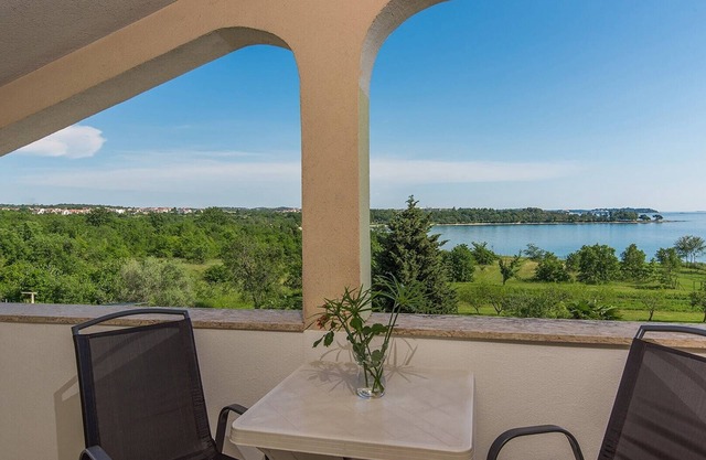 Apartment Saladinka II with sea view 100 m from the beach for 2 persons, near Porec