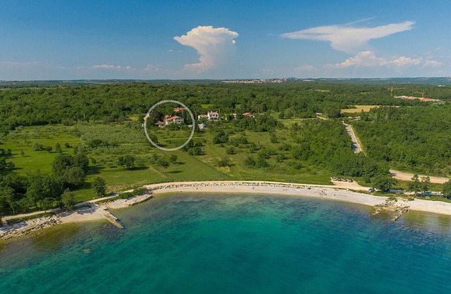 Apartment Saladinka III for 4 people with sea view, near the beach