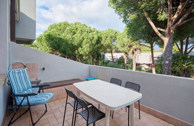 Apartment 'San Vincenzo Podere San Luigi' with Private Terrace, Balcony and Air Conditioning