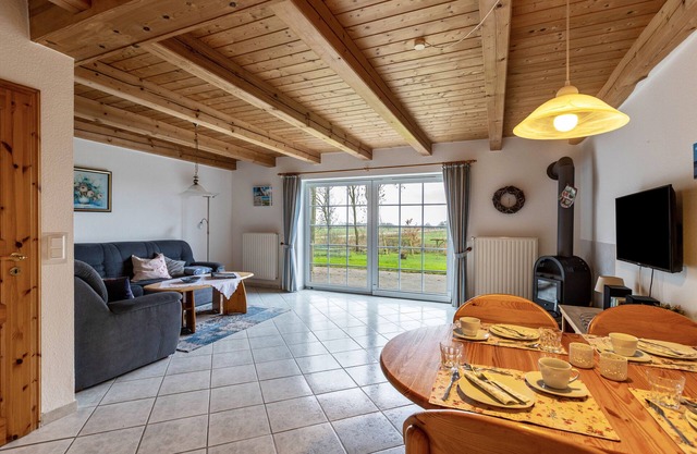 Apartment "Schäferhof Dircks 2" with Garden & Wi-Fi