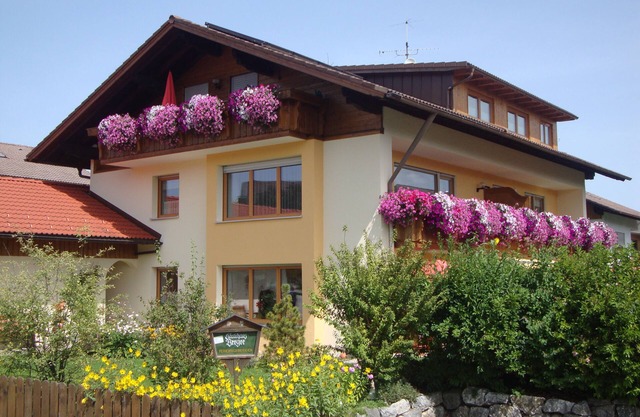 Apartment Schloßberg in the southern Allgäu very quiet location in Hopferau near Füssen
