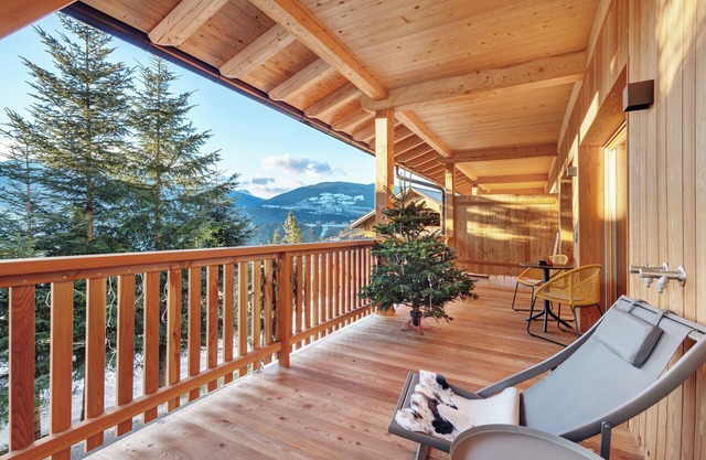 Apartment 'Schlossblick' with Mountain View, Private Terrace and Wi-Fi