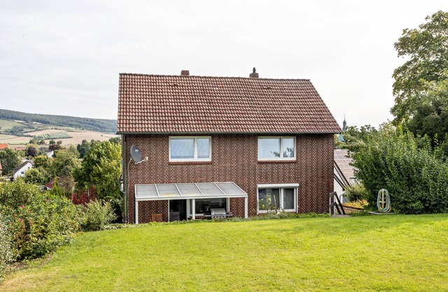 Apartment 'Schöner Ith Blick' with Mountain View, Balcony and Wi-Fi