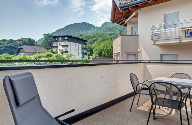 Apartment 'Seaberhof 7' with Lake View, Shared Pool and Wi-Fi