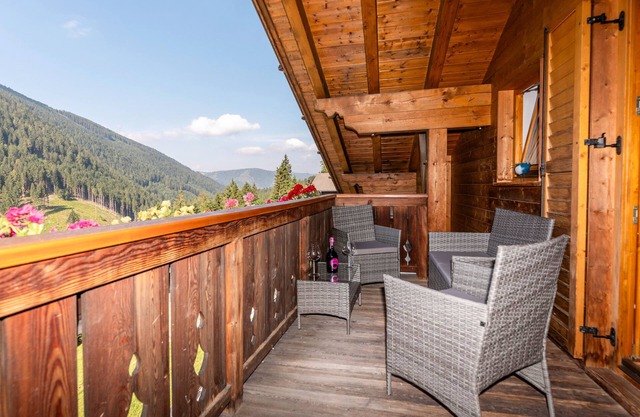 Apartment 'Simon' with Mountain View, Balcony and Wi-Fi