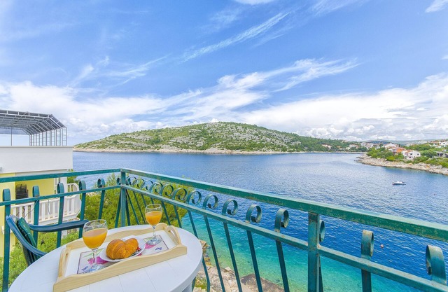 Apartment Smiljana (58371-A1) - Razanj