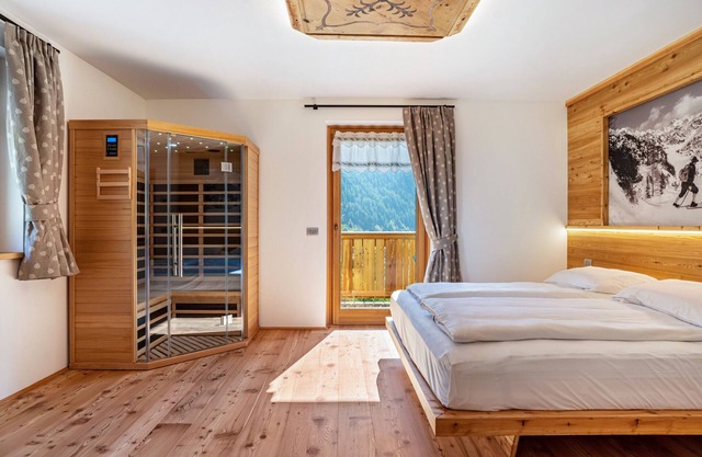 Apartment 'Soffio Del Larice With Private Sauna' with Mountain View