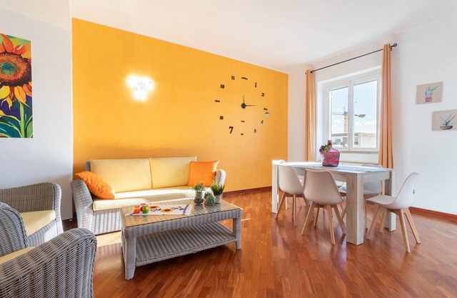 Apartment 'Sole E Girasoli' with Balcony and Air Conditioning