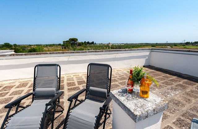 Apartment 'Solebarocco Del Sud - Trilocale' with Balcony and Air Conditioning