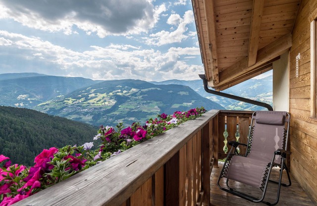 Apartment 'Solerhof Panorama' with Mountain View, Shared Garden and Wi-Fi