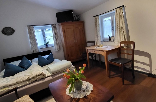 Apartment Sonja mit Dusche und Blick auf den Bach
