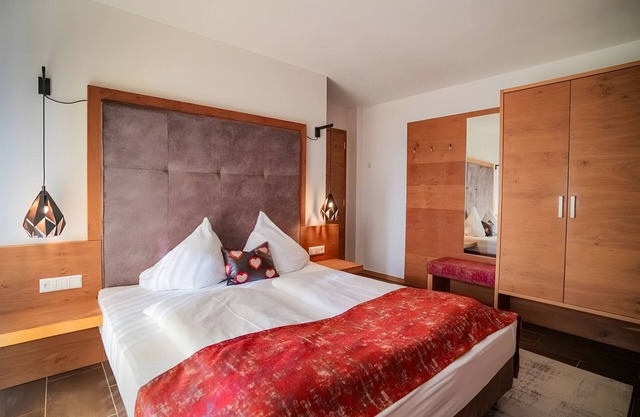 Apartment 'Sonnenblume' with Mountain View, Shared Pool and Wi-Fi