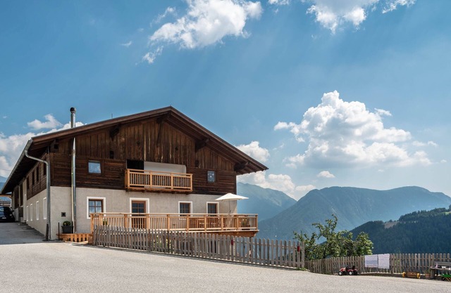 Apartment "Sparberhof Exklusive" with Mountain View, Private Terrace & Wi-Fi