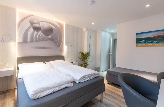 Apartment-Standard-Private Bathroom-Park view-Zimmer 201