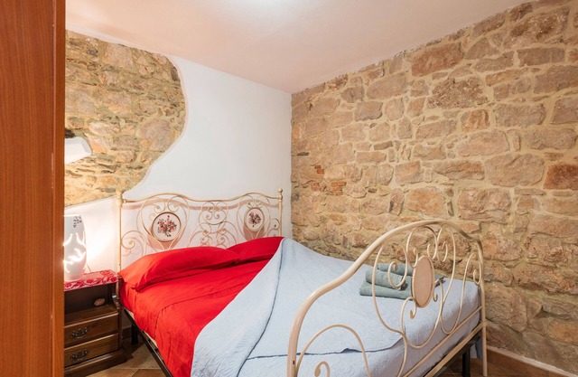 Apartment 'Su Staulu Nou' with Wi-Fi and Air Conditioning