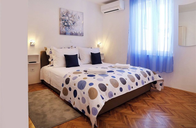 Apartment Sunny Gallery With Terrace In Center Of Split