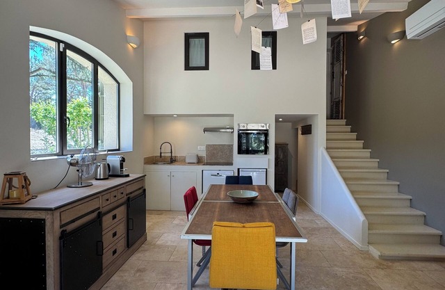 Apartment surrounded by olive trees on 3 hectares of land
