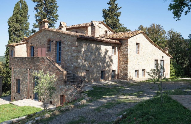 Apartment surrounded by greenery near San Gimignano and Volterra