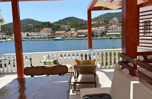 Apartment Svetka - 10m from the sea: A1(2+2) - Sali, Island Dugi otok, Croatia