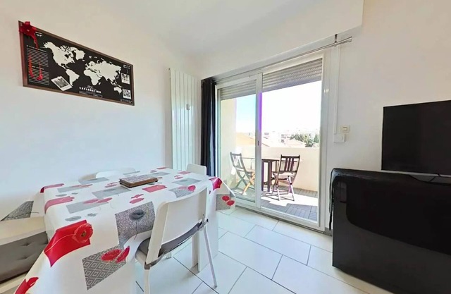 APARTMENT T2 4 PERSONS SUR LA LONDE