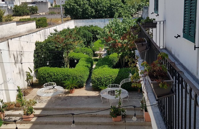 Apartment 'Tulipano' with Shared Terrace, Wi-Fi and Air Conditioning