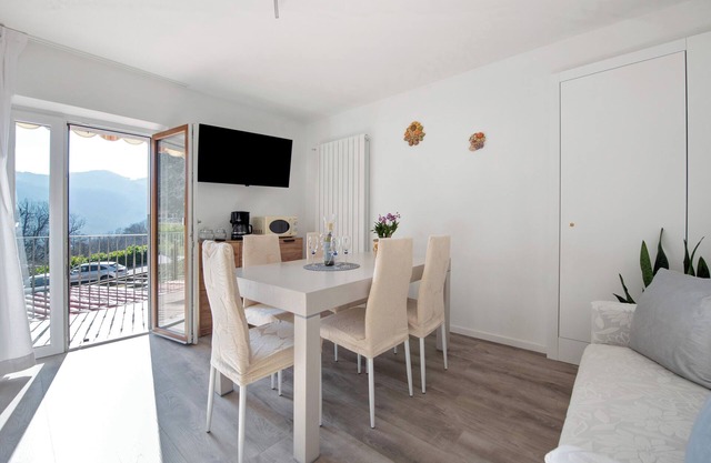 Apartment 'Tatiana Flower' with Mountain View, Shared Pool and Wi-Fi