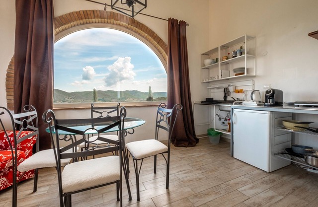 Apartment 'Tamerice' with Shared Pool, Wi-Fi and Air Conditioning