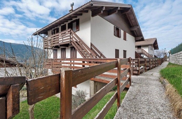Apartment 'Tana Dello Gnomo' with Mountain View, Balcony and Wi-Fi
