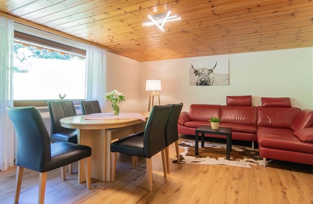Apartment ‘Tannenhöhe’ with mountain view, balcony and Wi-Fi