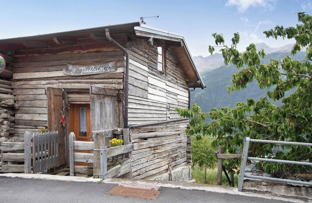 Apartment "Taulain Gotrosio" close to Ski Slopes with Open Terrace and Wi-Fi