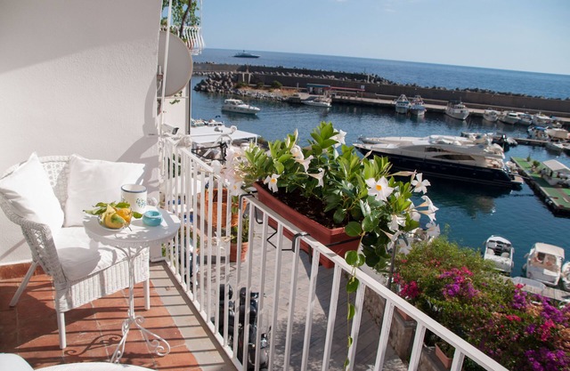 Apartment "Terra": Spectacular View of the Port Of Maratea