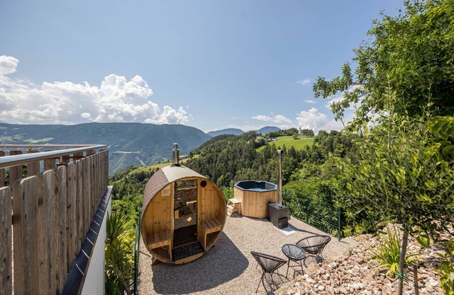 Apartment "Thalerhof Sancta Sebastianus" with Mountain View, Garden & Wi-Fi