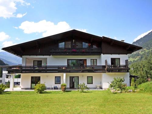 Apartment The Alpine Classic by Interhome