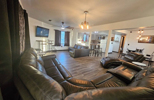 Apartment: The Rose On 8 Mile Rd.