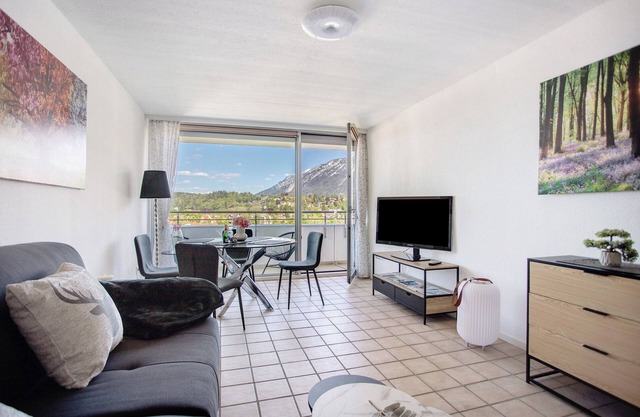 Apartment 'The View' with Mountain View, Balcony and Wi-Fi