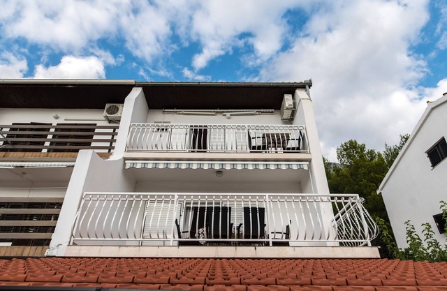 Apartment Tonci, 1. First floor with large terrace and wonderful sea view