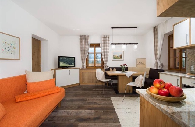 Apartment Top 2 "Wild Oak" - Kasperhof Appartments Innsbruck